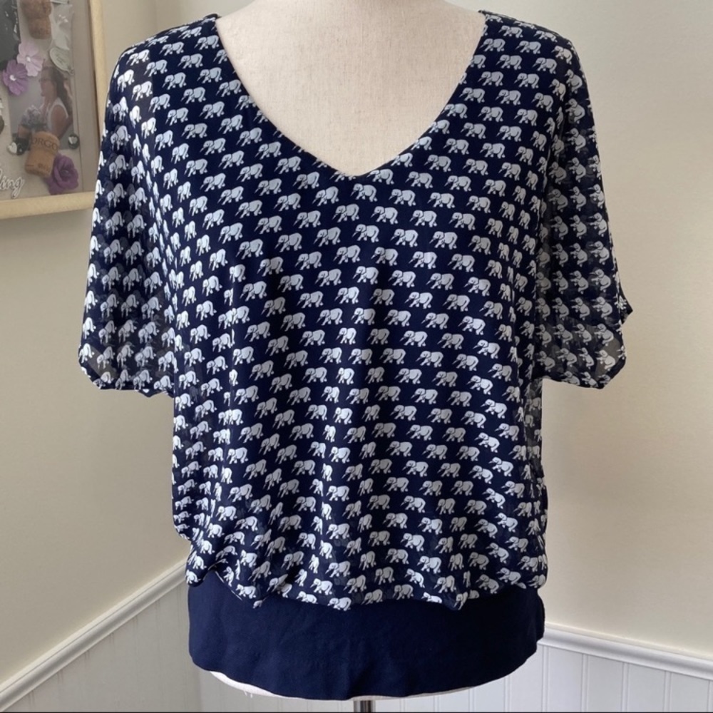 CABI Parade Blouse Elephant Print Navy/White Sz L #5345  NWOT - Picture 2 of 5
